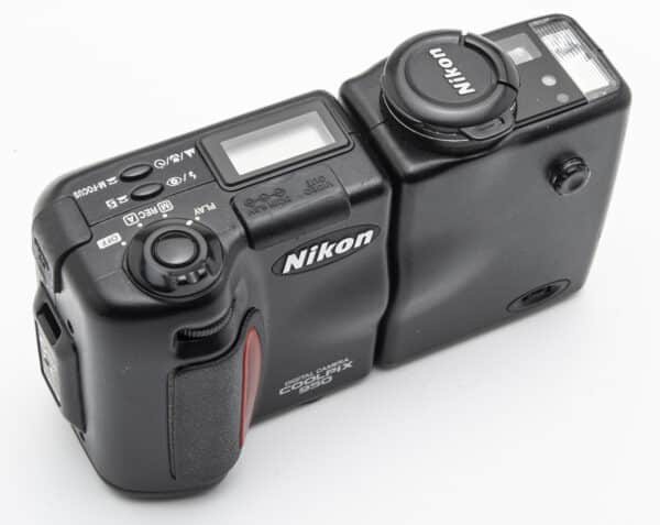Nikon Coolpix 950 Cámara Digital de 2 MP con Zoom óptico de 3X - Imagen 2